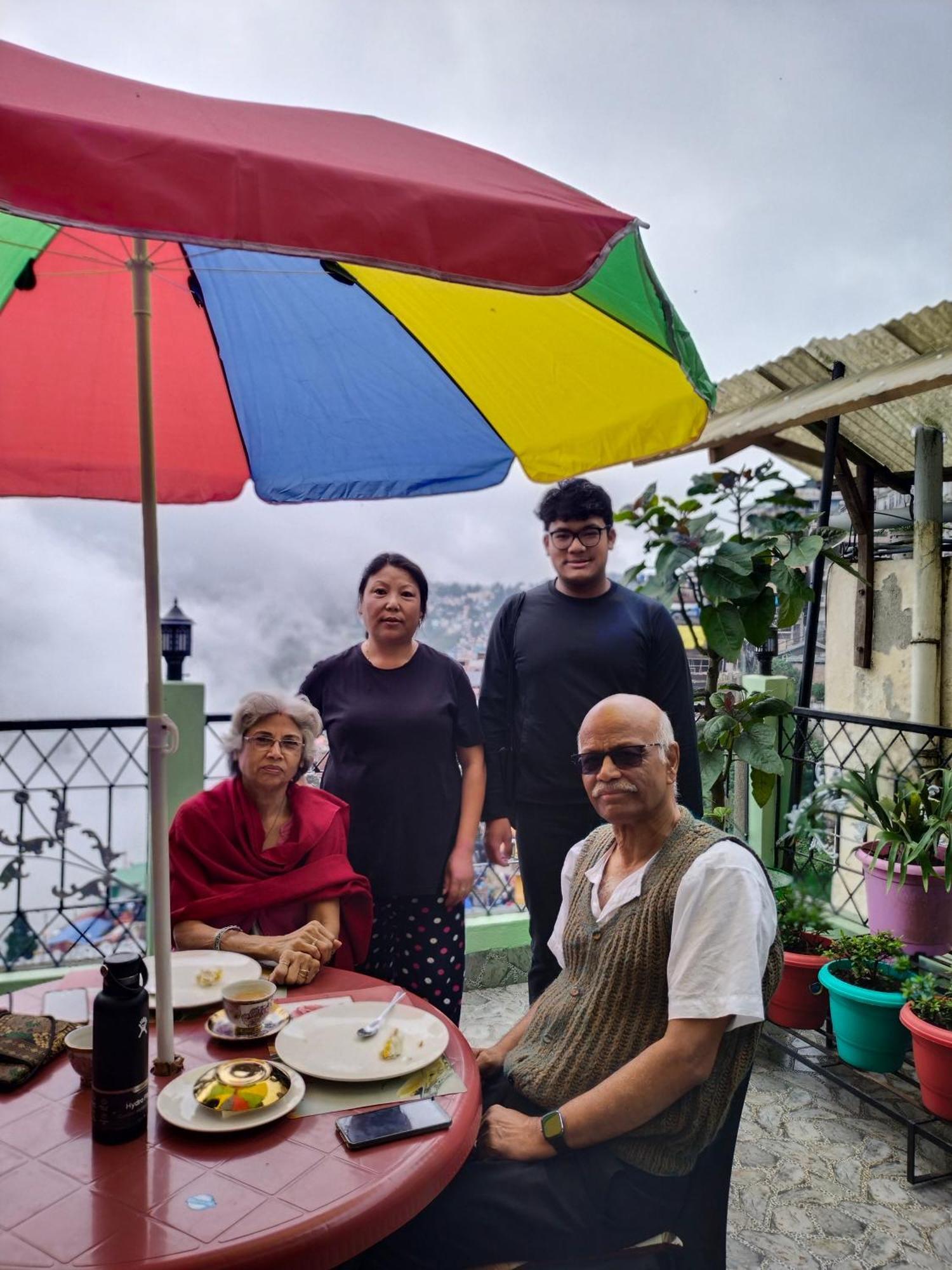 Dew Drops Guest House 大吉岭 外观 照片